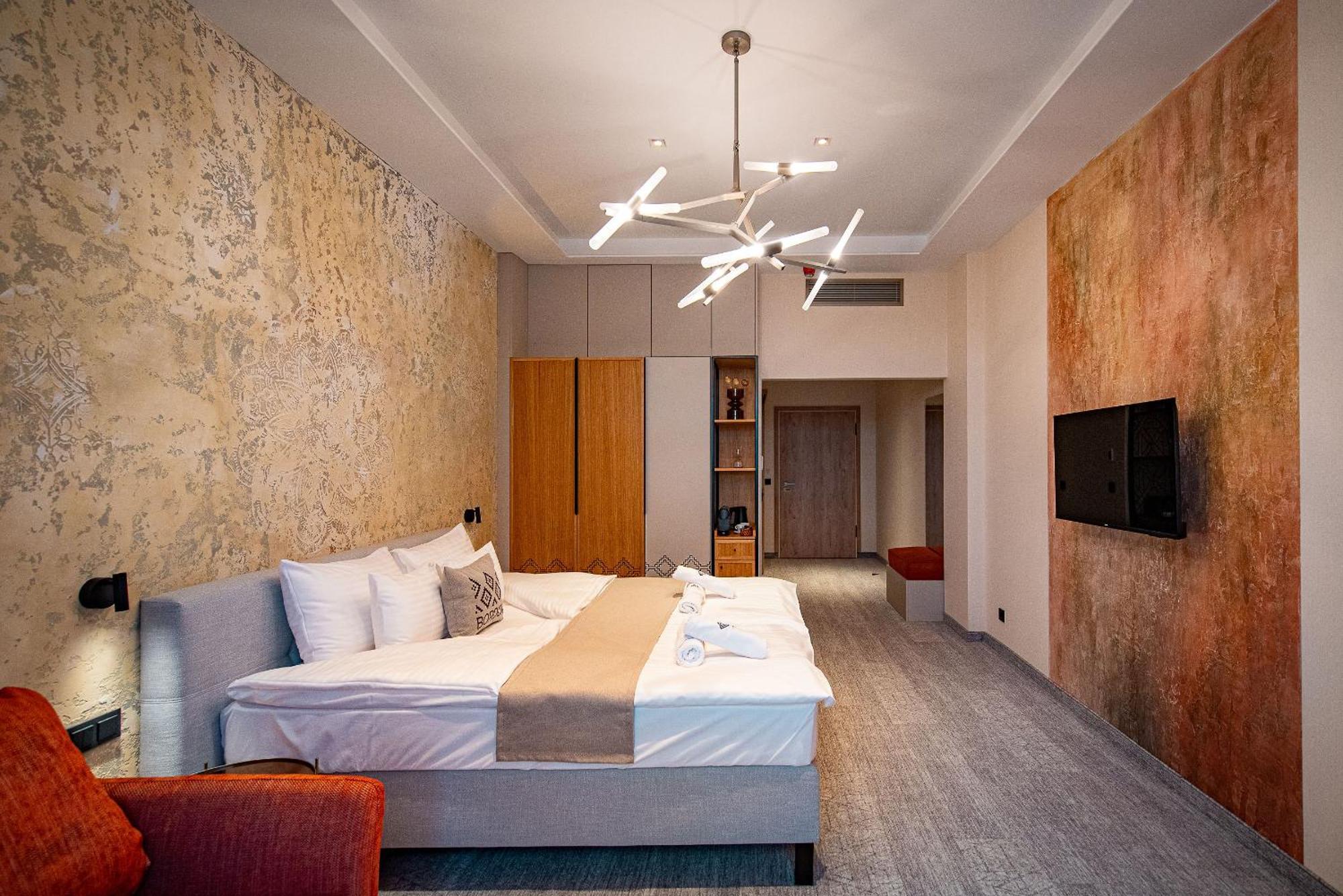 Bordur Wellness Hotel Superior Es Szonyegmuzeum Békésszentandrás Exterior foto