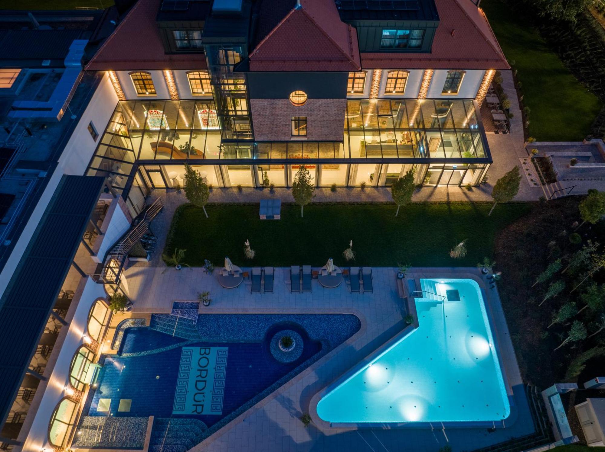 Bordur Wellness Hotel Superior Es Szonyegmuzeum Békésszentandrás Exterior foto