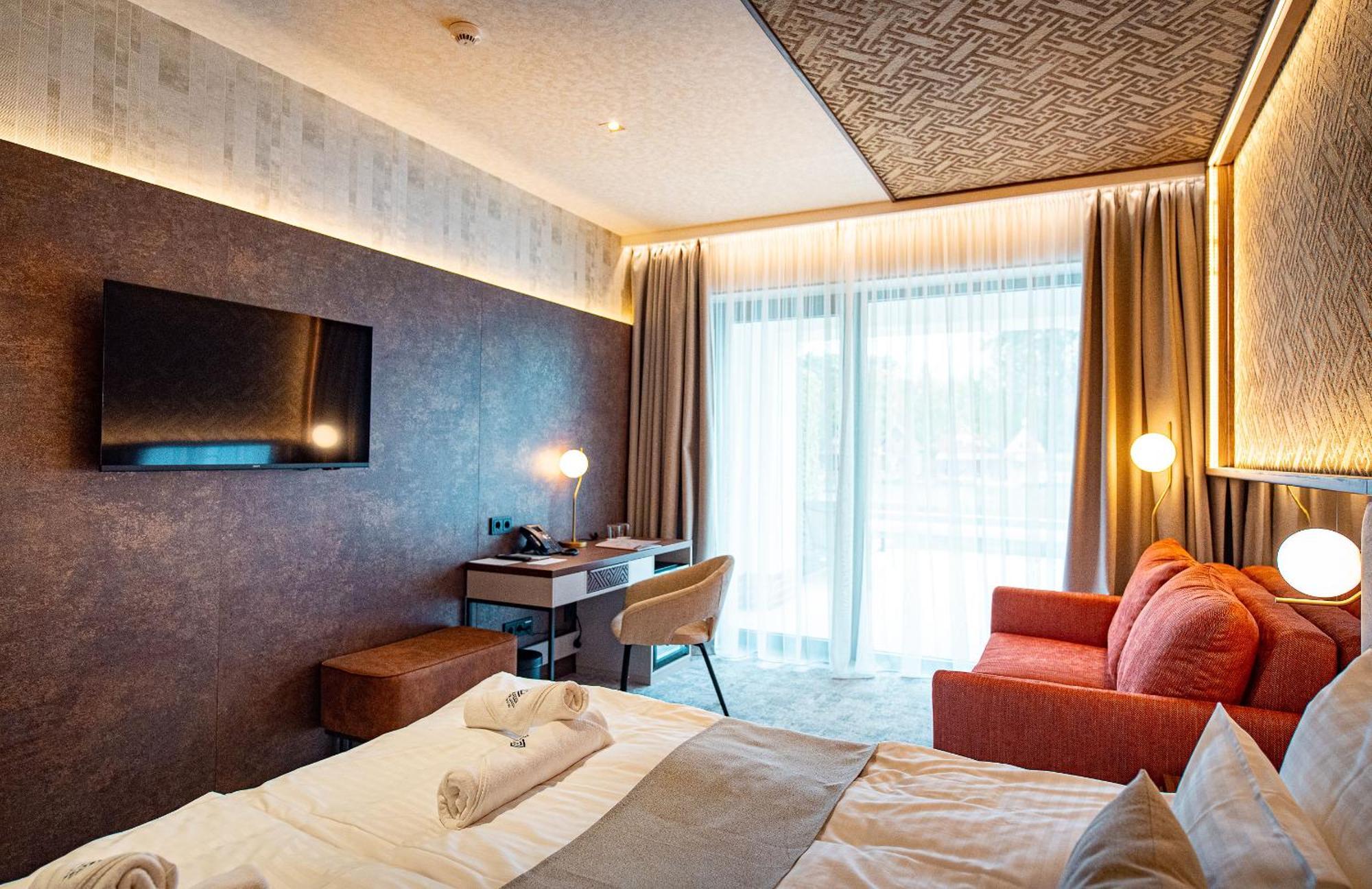 Bordur Wellness Hotel Superior Es Szonyegmuzeum Békésszentandrás Exterior foto